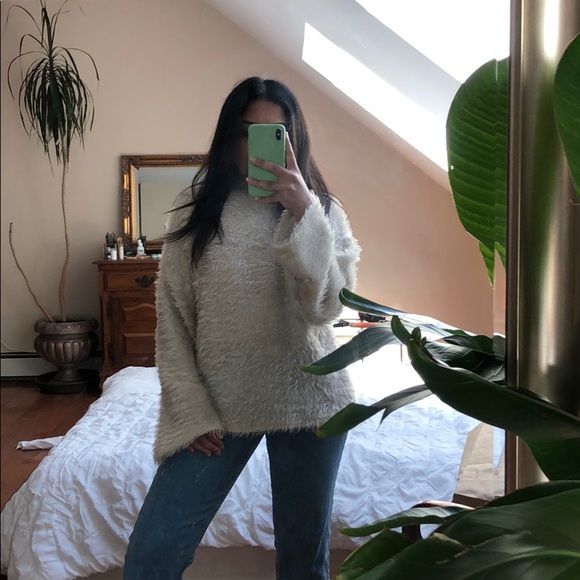 Beige fuzzy sweater - Picture 1 of 2